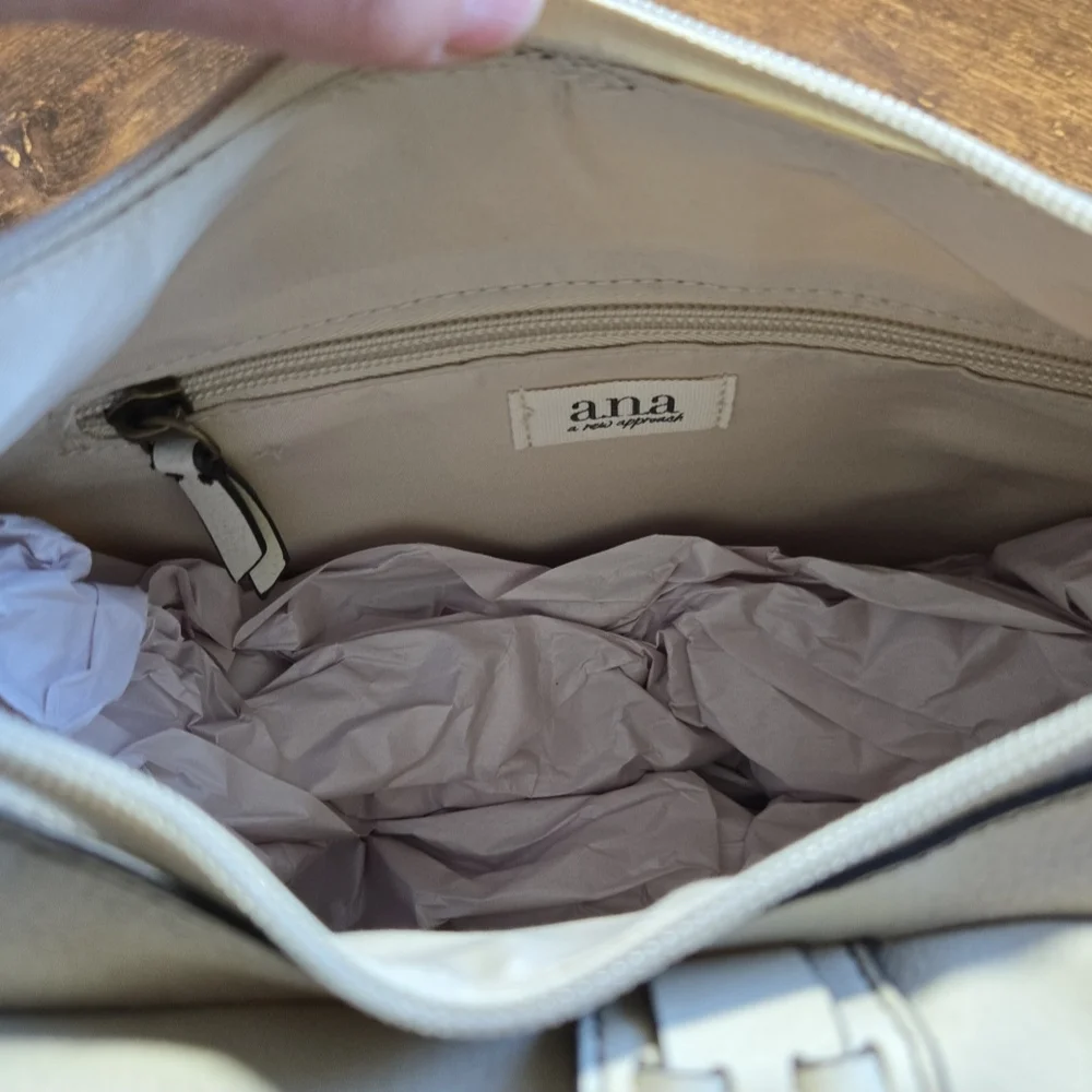 A.N.A. A New Approach Cream Crossbody Shoulder Bag Adjustable Strap NWT‎